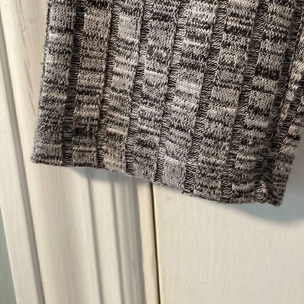 Zac & Rachel Woman sophisticated open shoulder detail tunic sweater 3X - Picture 7 of 10